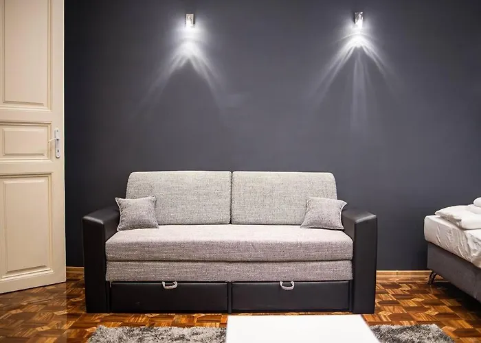 Base One Apartmán *