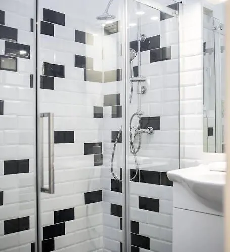 Base One * 布达佩斯